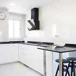 Home2book Spacious Harbour Views, Cruz Санта-Крус-де-Тенерифе