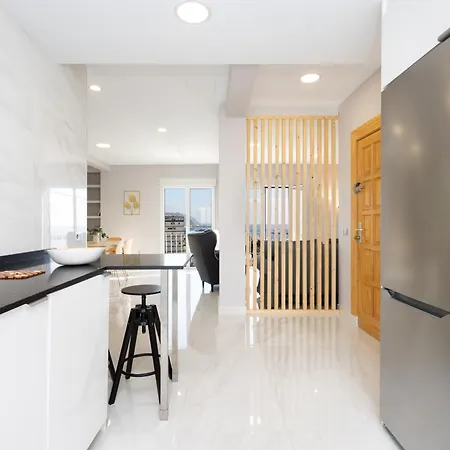Apartment Home2book Spacious Harbour Views, Cruz