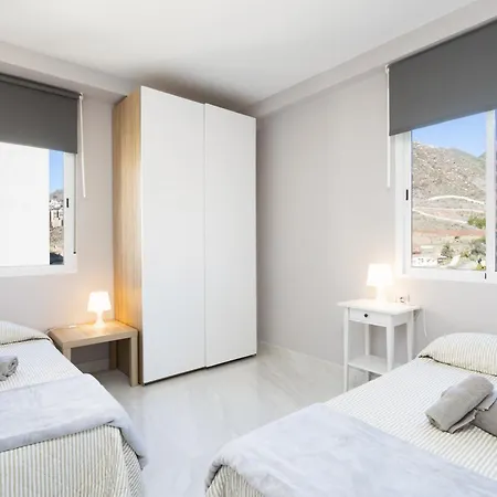 Home2book Spacious Harbour Views, Cruz Apartment
